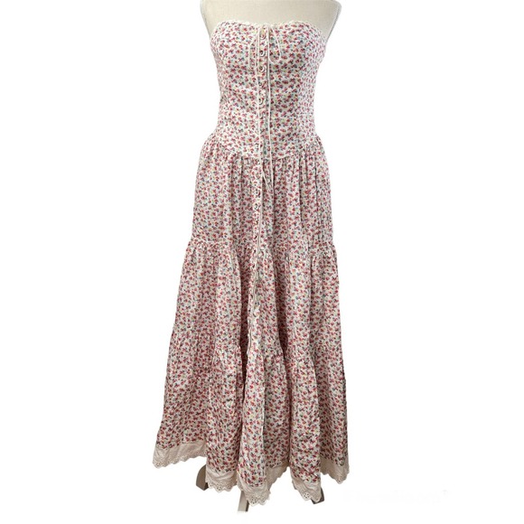 Betsey Johnson Dresses & Skirts - Betsey Johnson Strapless Tiered Floral Midi Dress Eyelet Trim white prairie